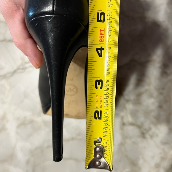 Michael Kors Pumps - Picture 6 of 6